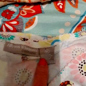 Womens xl pajamas 3 pair different mfg. assorted colors